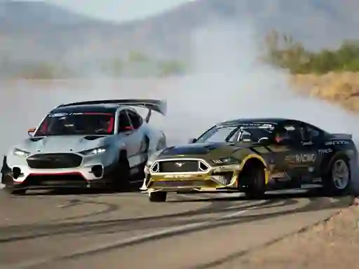 Drifting Mustang Car Puzzle — 無料オンラインゲーム