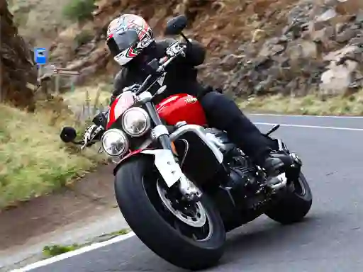 Triumph Rocket 3 — 無料オンラインゲーム